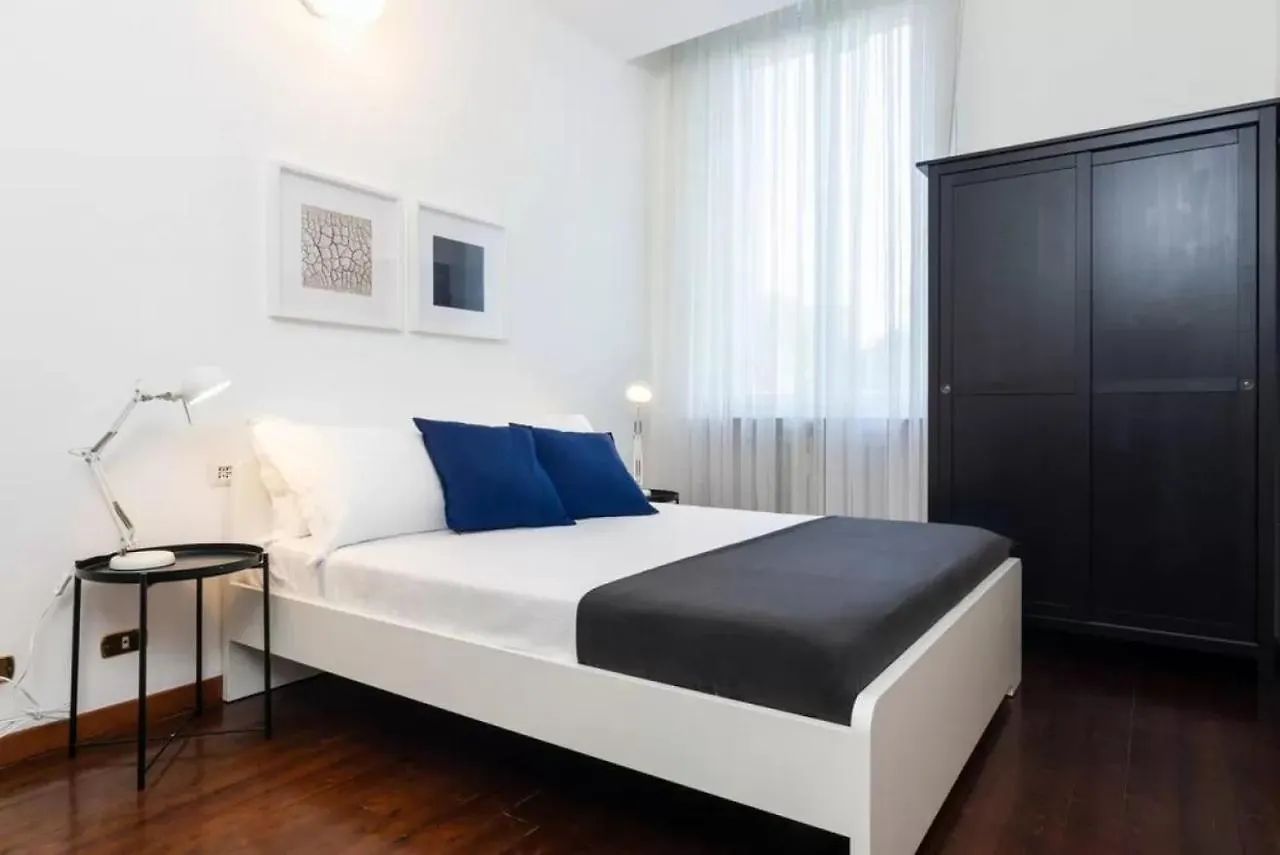 Revere 18 Apartment Milan