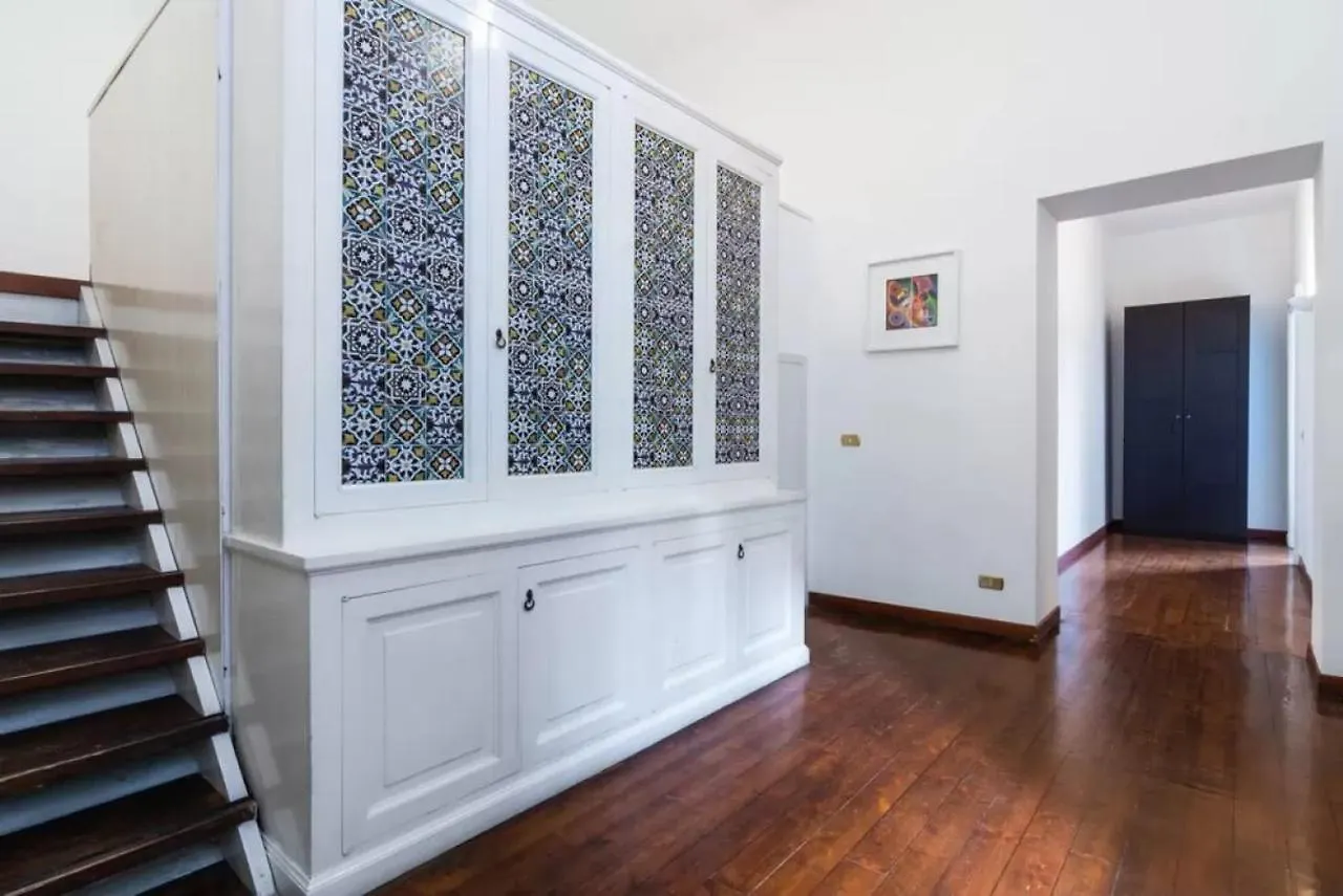 Revere 18 Apartment Milan